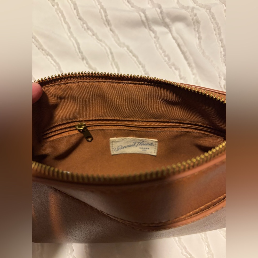 Universal Thread Crossbody Bag - Picture 3 of 5